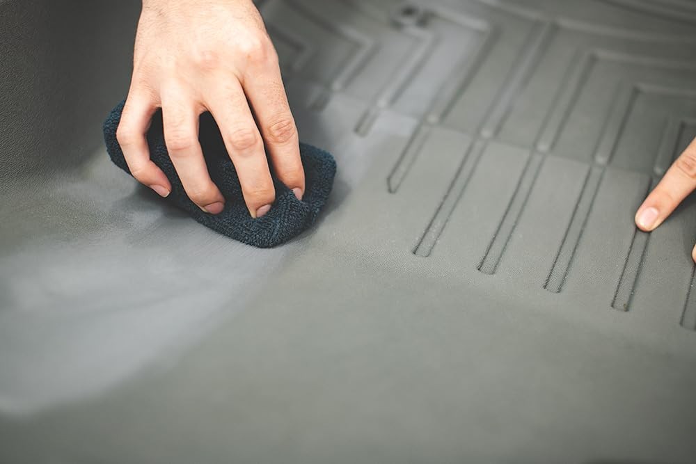 The Rag Company – Premium Grade Microfiber Detailing Applicator 3″x5″, Black