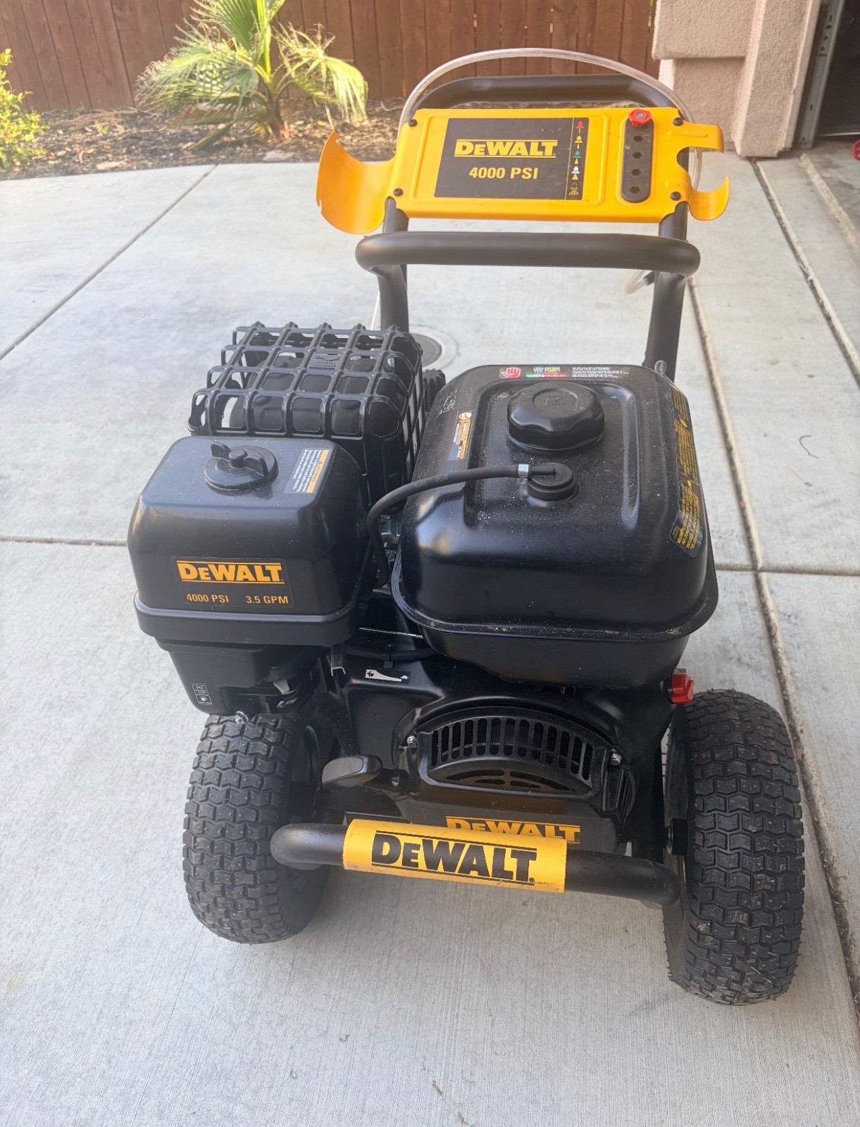 DEWALT Gasoline Pressure Washer 4000 PSI Star Pro Pump, Carry Handle, Hose, Wand