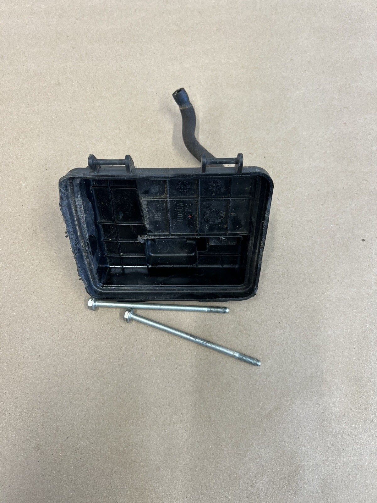 Honda XR2600 5.0 HP Inner Airbox & Bolts Base B240