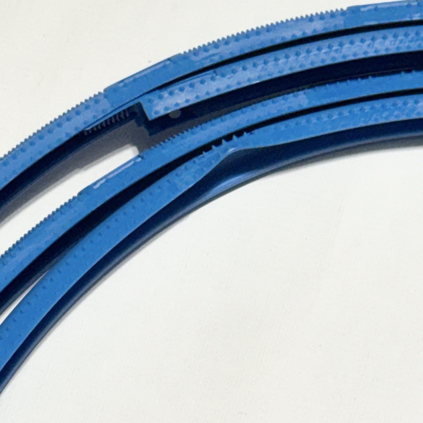 AlloyGator Blue Rim Protector for Car Wheels Fits 12-24 Wheel Diameter Listing B