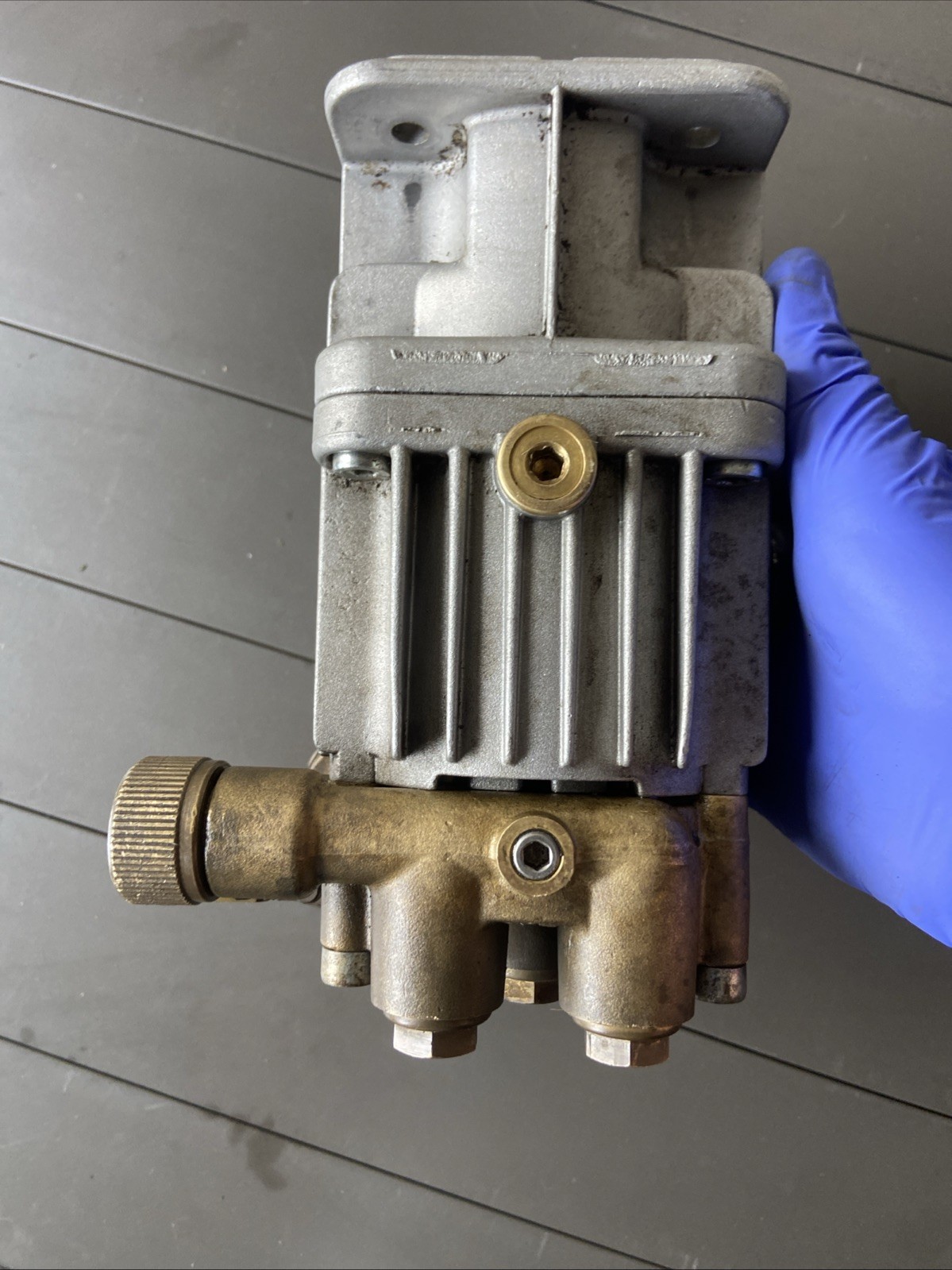Comet AXD 3020G Pressure Washer Pump – LOW PRESSURE – PARTS OR REPAIR