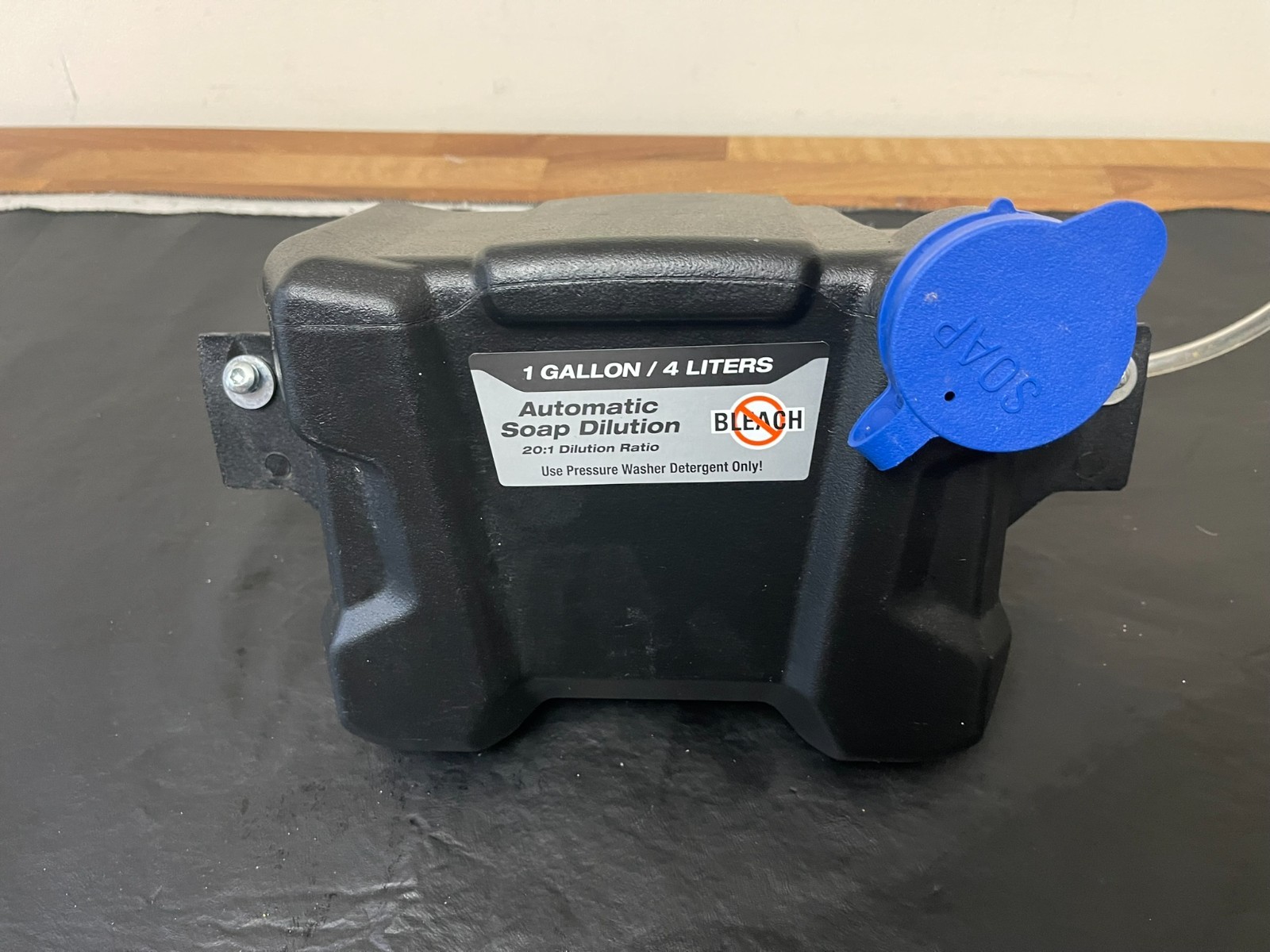 RYOBI 3000 PSI 1.1 GPM Pressure Washer Shampoo chemical Tank