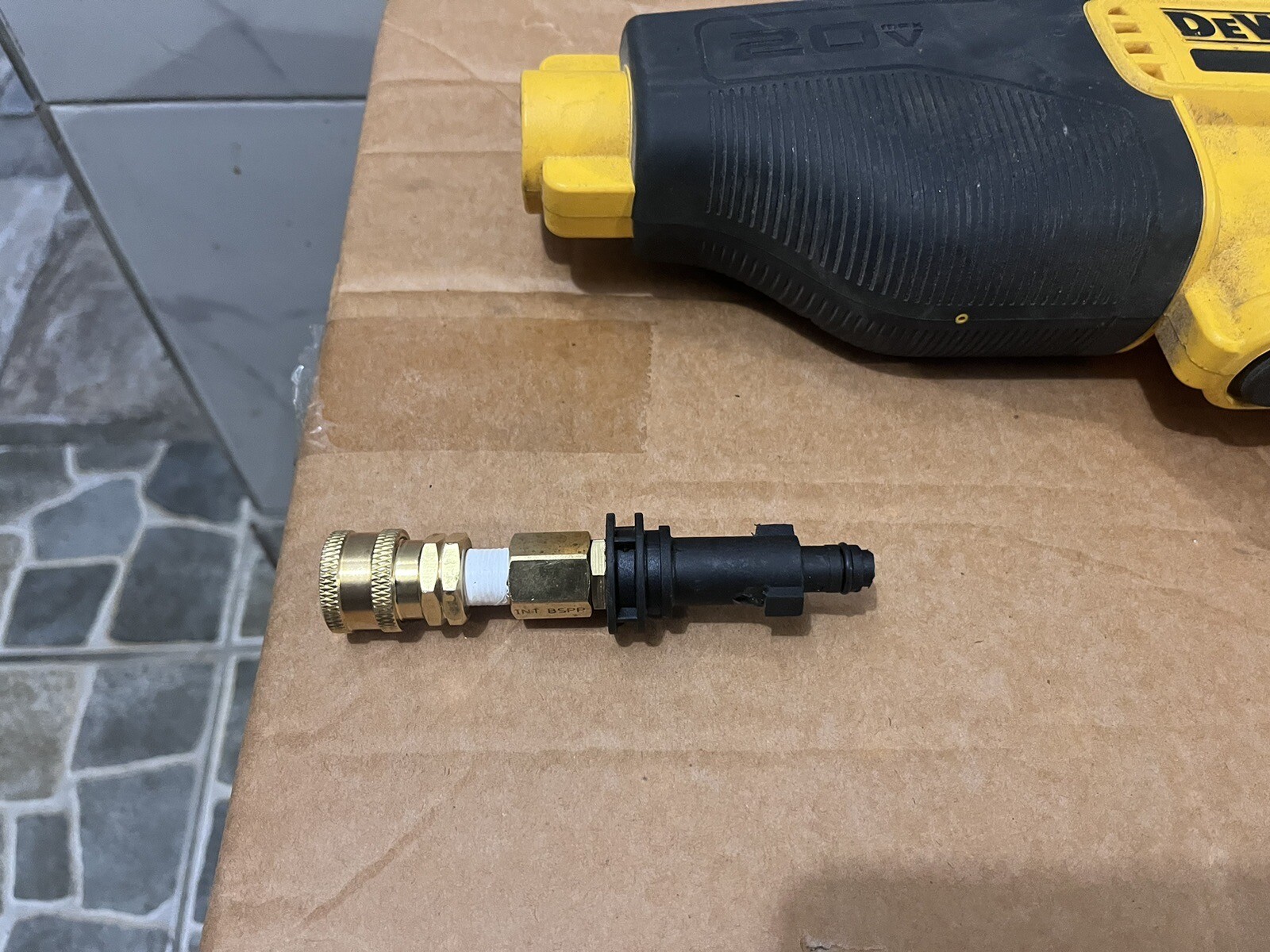 DEWALT DCPW550B 20V Cold Water Pressure Washer short Quick Coupling Attachment