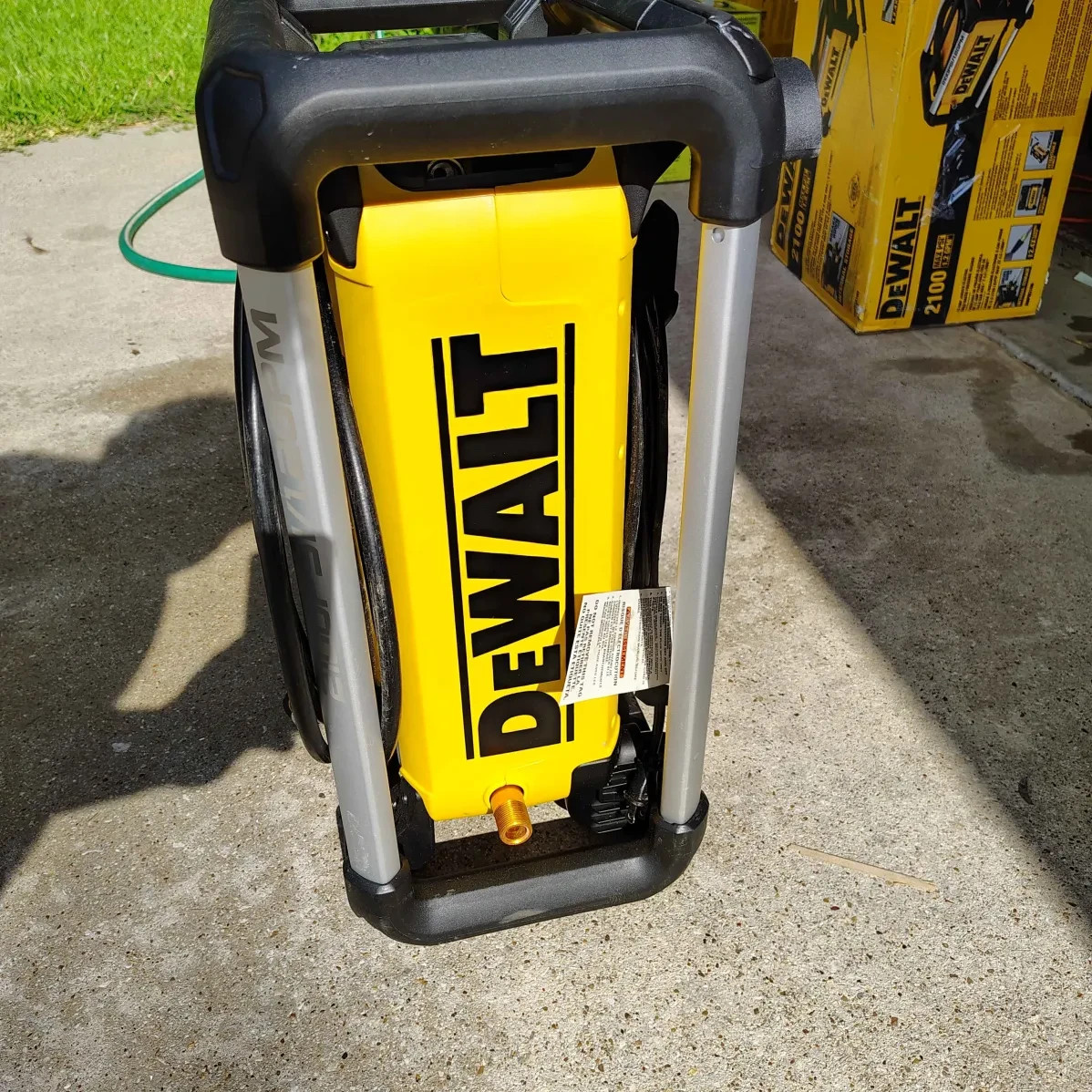 DEWALT 2100 PSI 1.2 Gpm Electric Jobsite Pressure Washer
