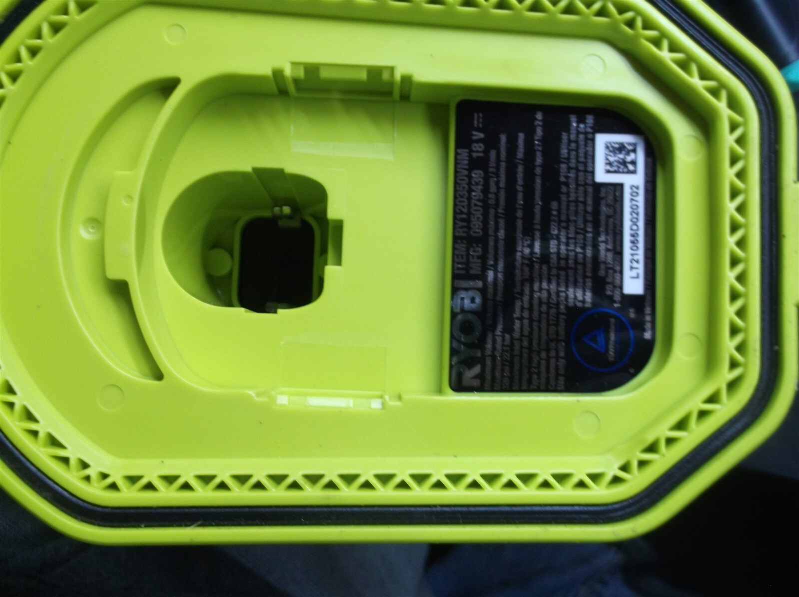 RYOBI RY120350vnm ONE+ 18-Volt 320 PSI 0.8 GPM Cold Water Cordless Power Cleaner